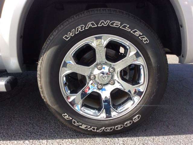 2014 RAM Ram Pickup 1500 4x4 Laramie 4dr Crew Cab 5.5 ft. SB Pickup